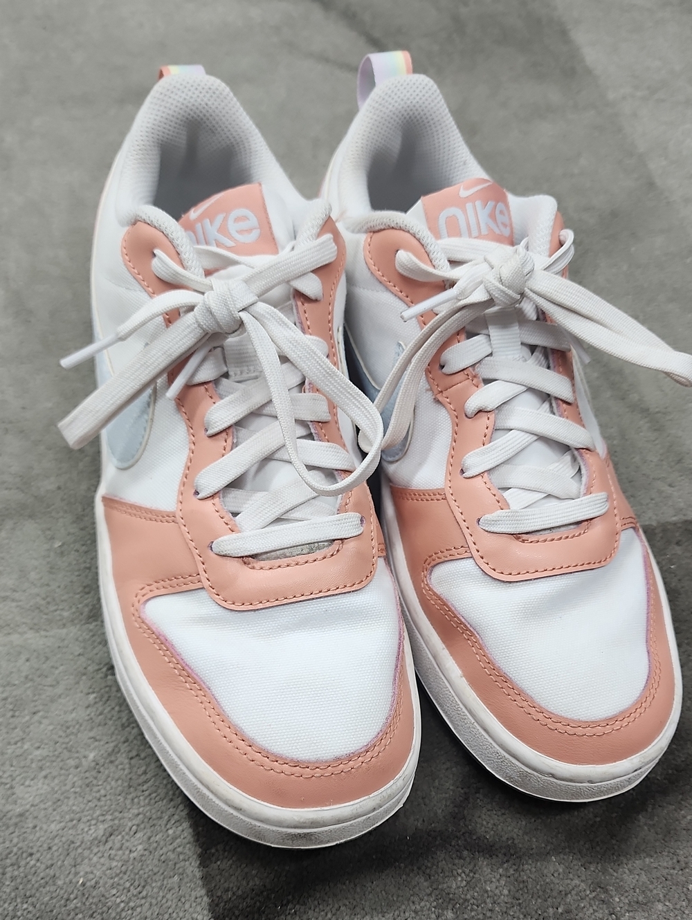 Nike Kids White and Peach Low-Top Sneakers